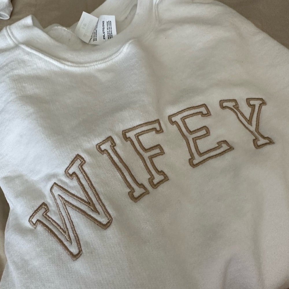 Wifey crewneck